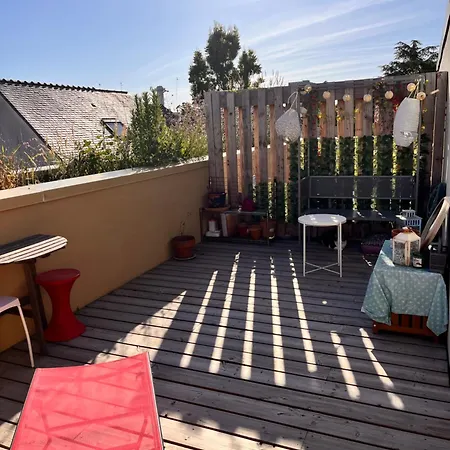 Privée à L'étage Dans Un Duplex Calme à Chantenay Quarto em Acomodações Particulares